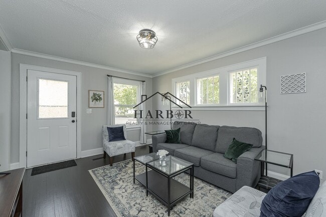 Foto del edificio - Furnished SE Rochester Home Available Now!