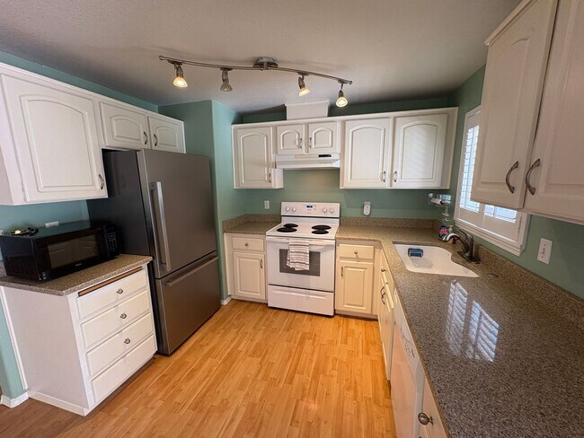 Building Photo - 3737 SE 68th Ave