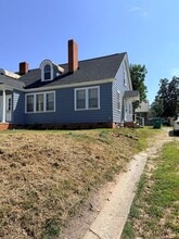 Building Photo - 943 Marshall St