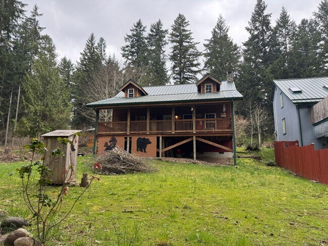 Building Photo - Beautiful View! 2 Bedroom 2 Bath in the Ga...