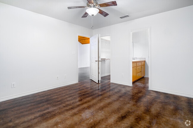 3BR, 2BA - 1475SF - Bedroom 1 - Country Hills