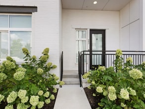 Building Photo - 997 Scovel St