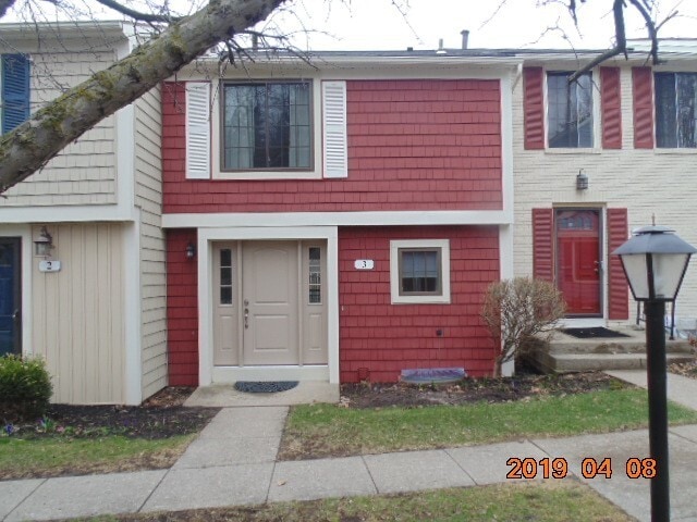 Building Photo - Newly Renovated Two Bedroom Townhouse, Hon...