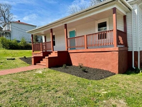 Building Photo - 626 Monroe St