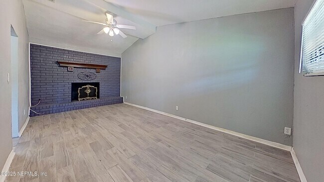 Foto del edificio - 9276 Greenleaf Rd