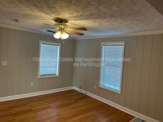 Foto del edificio - 3806 High Falls Rd