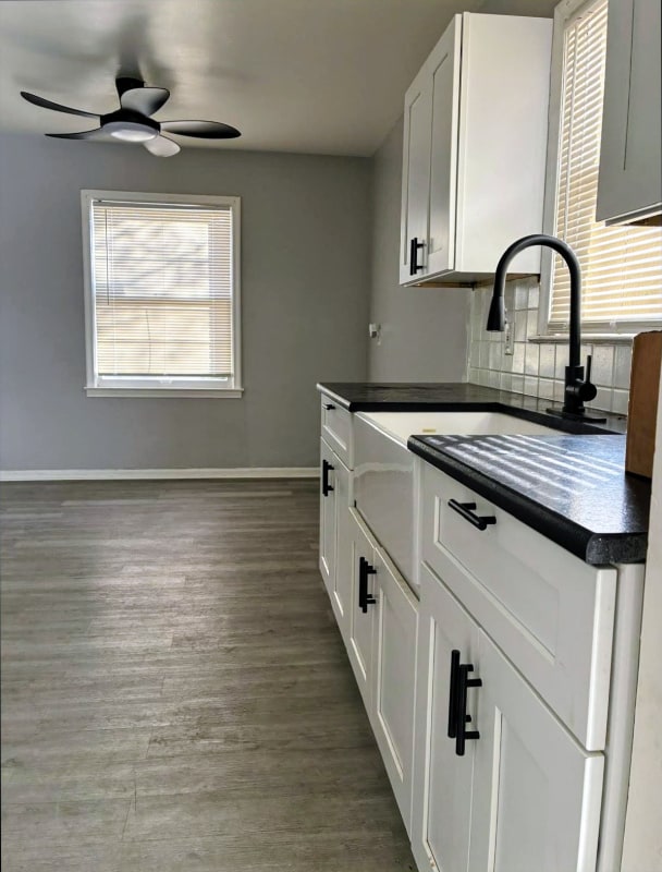 Building Photo - 7601 Heyden