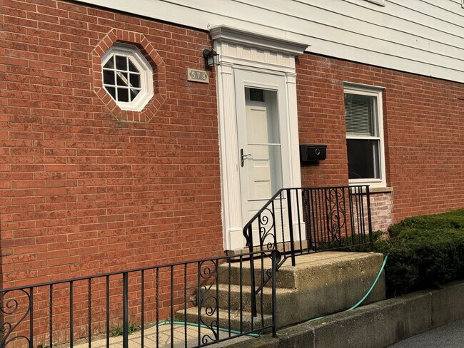 Foto del edificio - 578 Ivy Ct