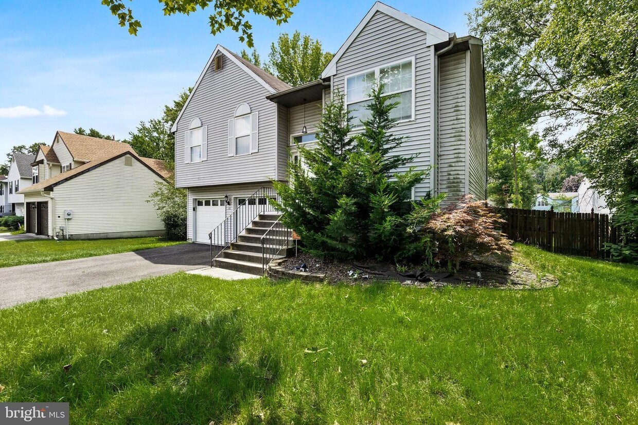 30 Country Ln, Voorhees Township, NJ 08043 House Rental in Voorhees