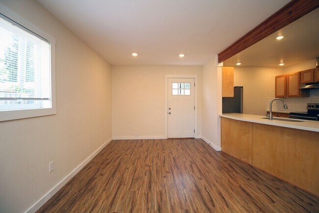 Foto del edificio - 6214 SE 51st Ave