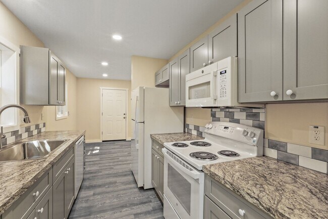 Foto del edificio - 6702 E 3rd Ave