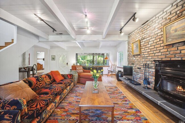 Foto del edificio - 5953 Shoreline Hwy