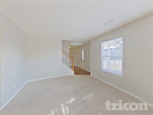 Building Photo - 732 Elderberry Ln