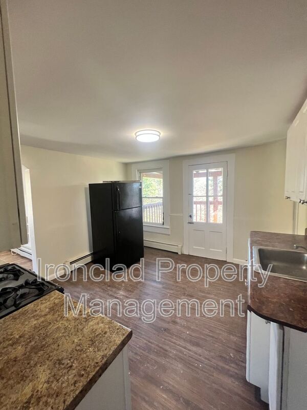 27 Botsford St Unit 3, Meriden, CT 06451 Condo for Rent in Meriden