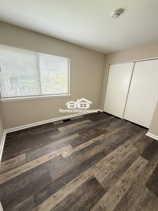 Building Photo - 7538 Woodbine Dr