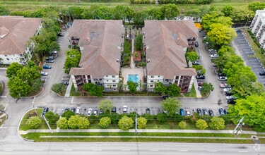 Building Photo - 2851 Riverside Dr