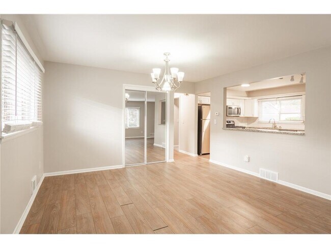 Foto del edificio - 6418 Knoll St