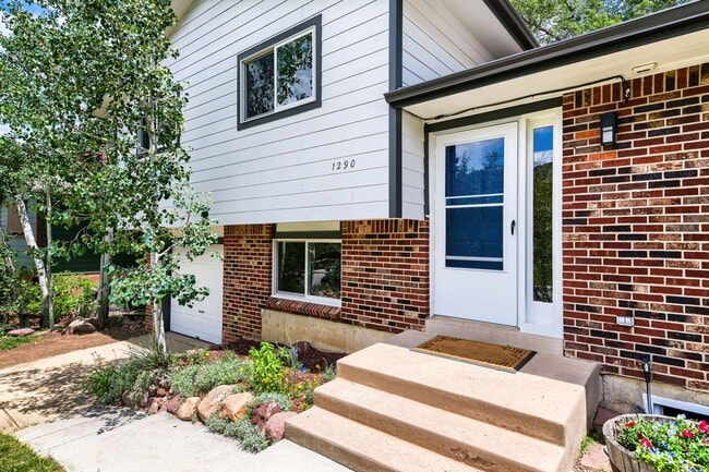 Photo - Beautiful 3-Bedroom Home with Large Backyard & Mountain Views