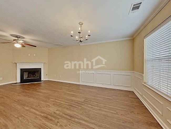 Foto del edificio - 118 Hidden Creek Dr