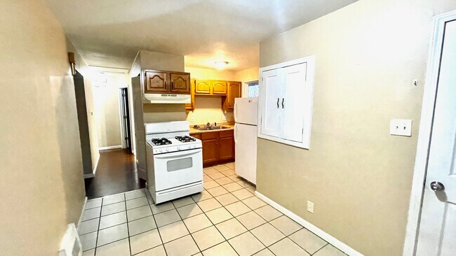 Building Photo - 7727 Paddington Dr