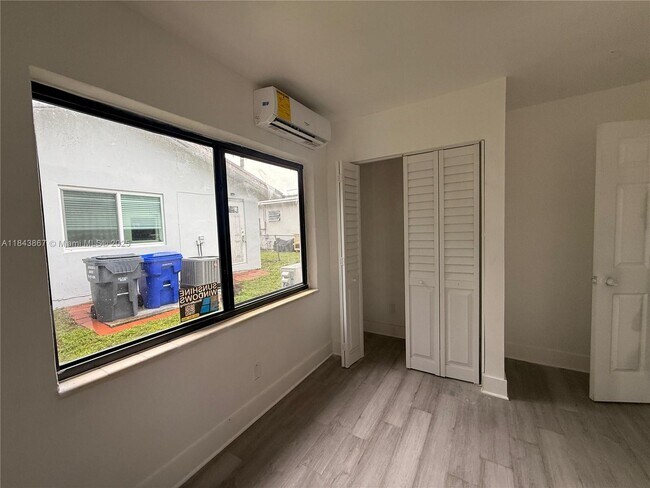 Foto del edificio - 1110 N 57th Ave