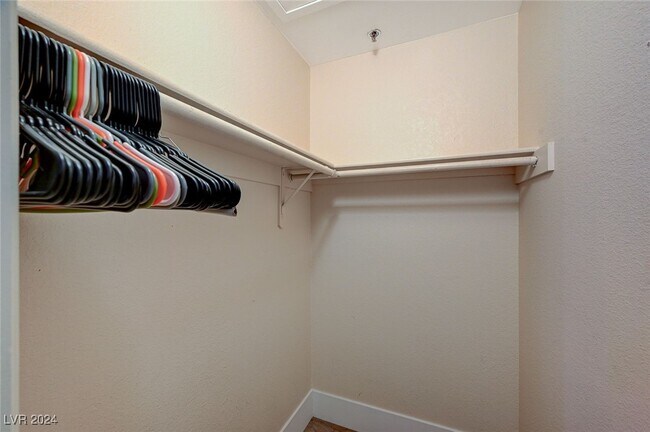 Foto del edificio - 4200 S Valley View Blvd