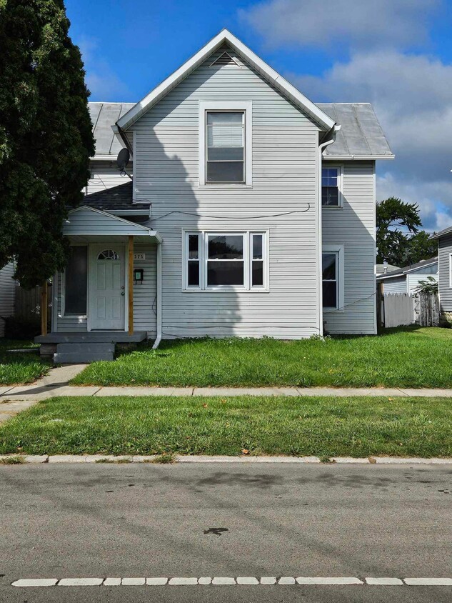 Primary Photo - 375 N Main St