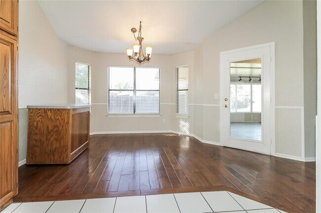 Building Photo - 3701 Harmony Dr