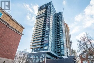 Building Photo - 370 Martha St