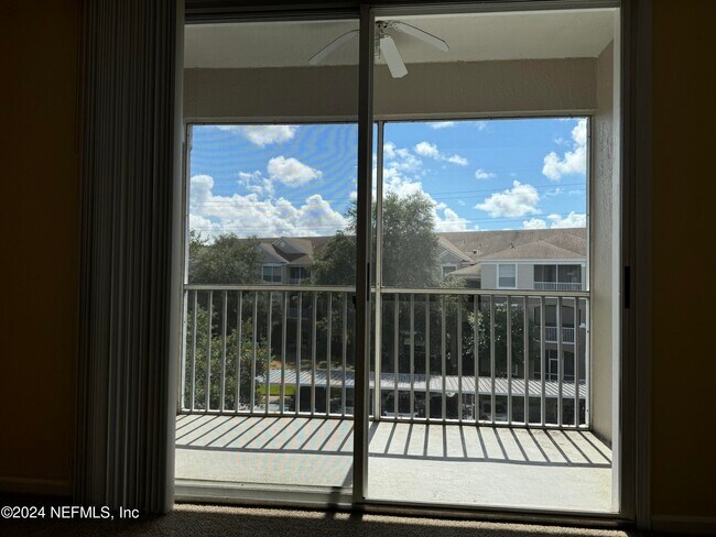 Building Photo - 10550 Baymeadows Rd