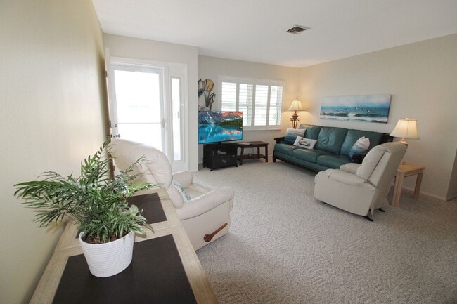 Foto del edificio - 1018 Beach Manor Cir