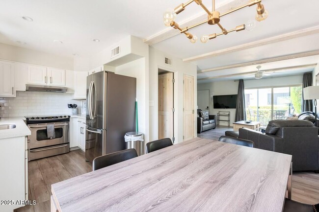 Foto del edificio - 4620 N 68th St