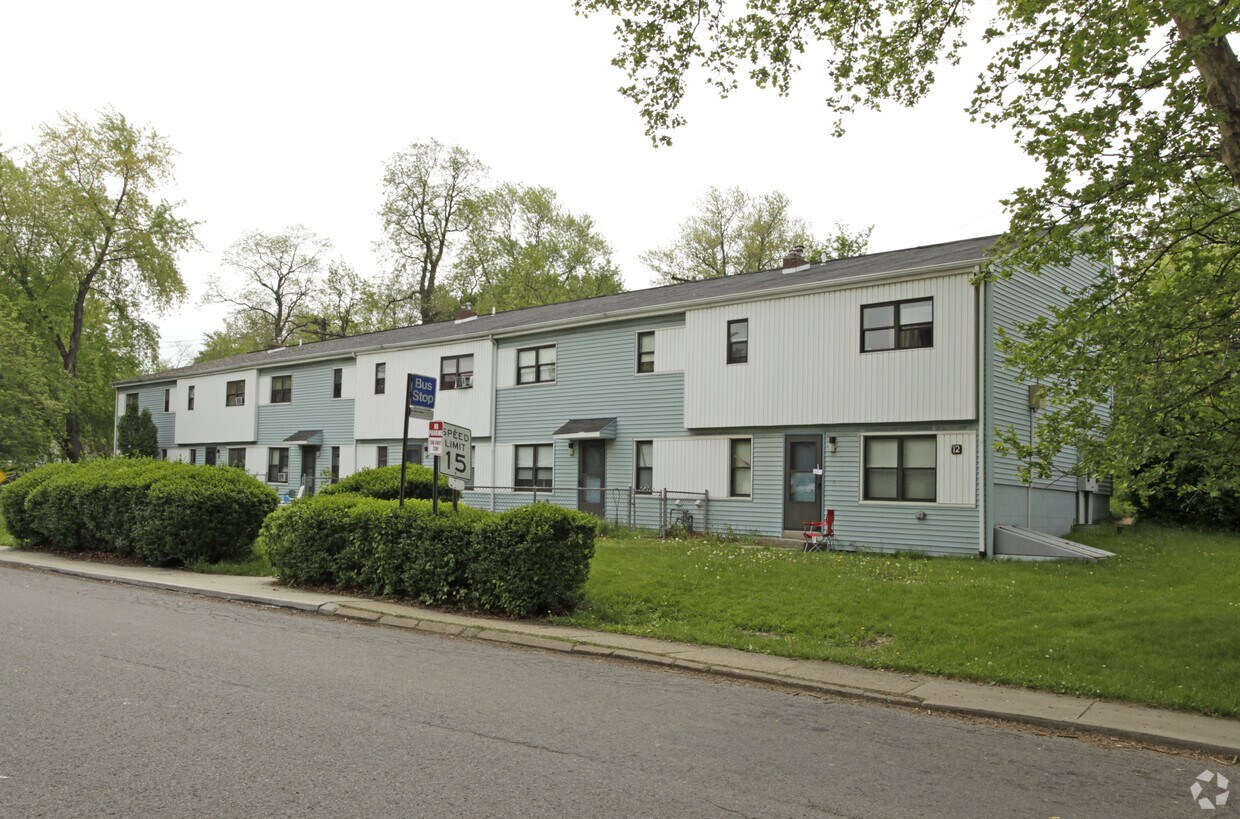 Mon View Heights Apartments in West Mifflin, PA