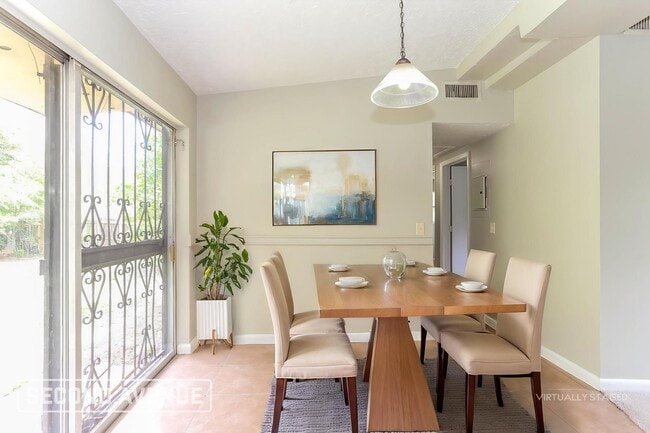 Building Photo - 8645 Samona Dr W