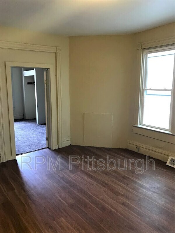 Foto del edificio - 3108 Niagara St