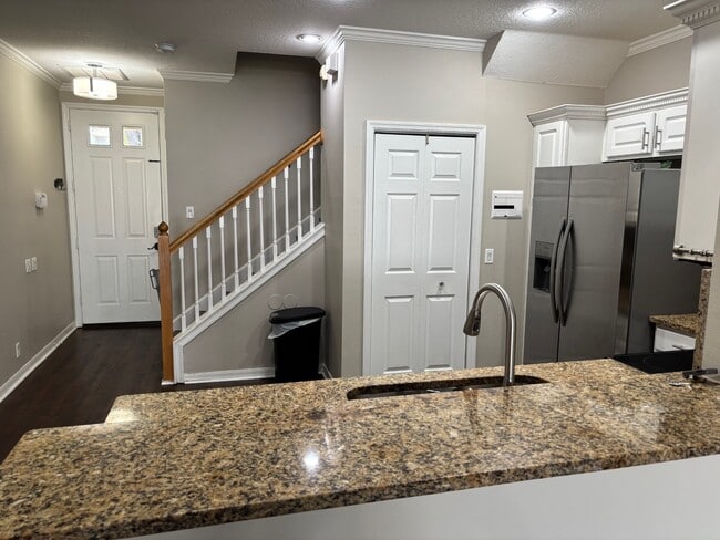 Building Photo - 14916 Salamander Pl