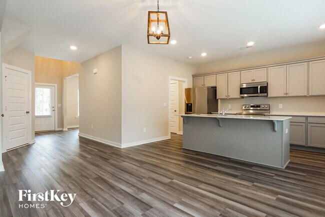 Building Photo - 693 Troubadour Ln