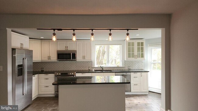 Foto del edificio - 1828 Fairview Rd