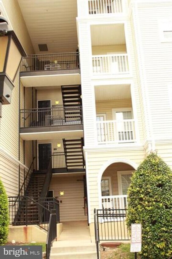 Primary Photo - Palazzo at Park Center Top floor 2 bedroom...