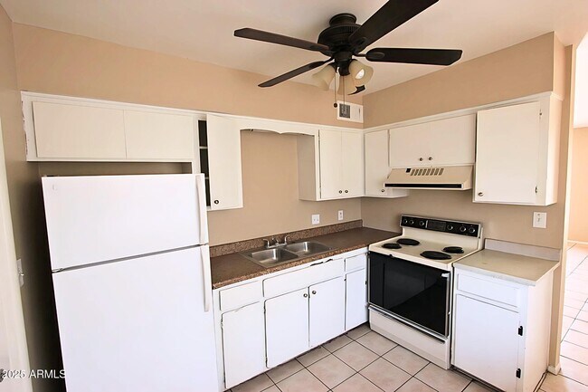 Foto del edificio - 430 N Hall
