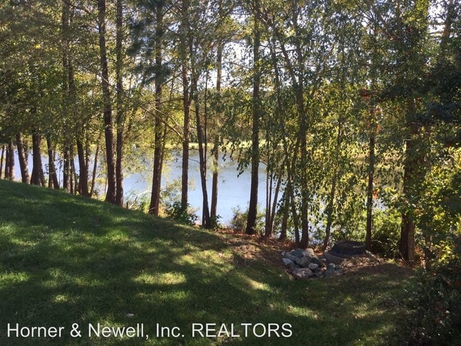 Building Photo - 1245 Providence Knoll Dr