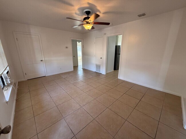 Foto del edificio - 368 Readwell Dr