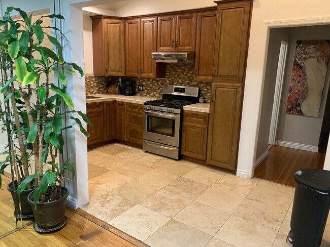 cocina - 5037 Parkglen Ave