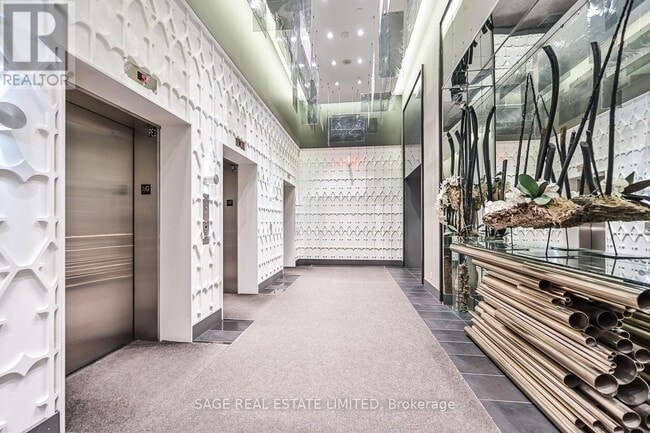 Building Photo - 32 Davenport Rd