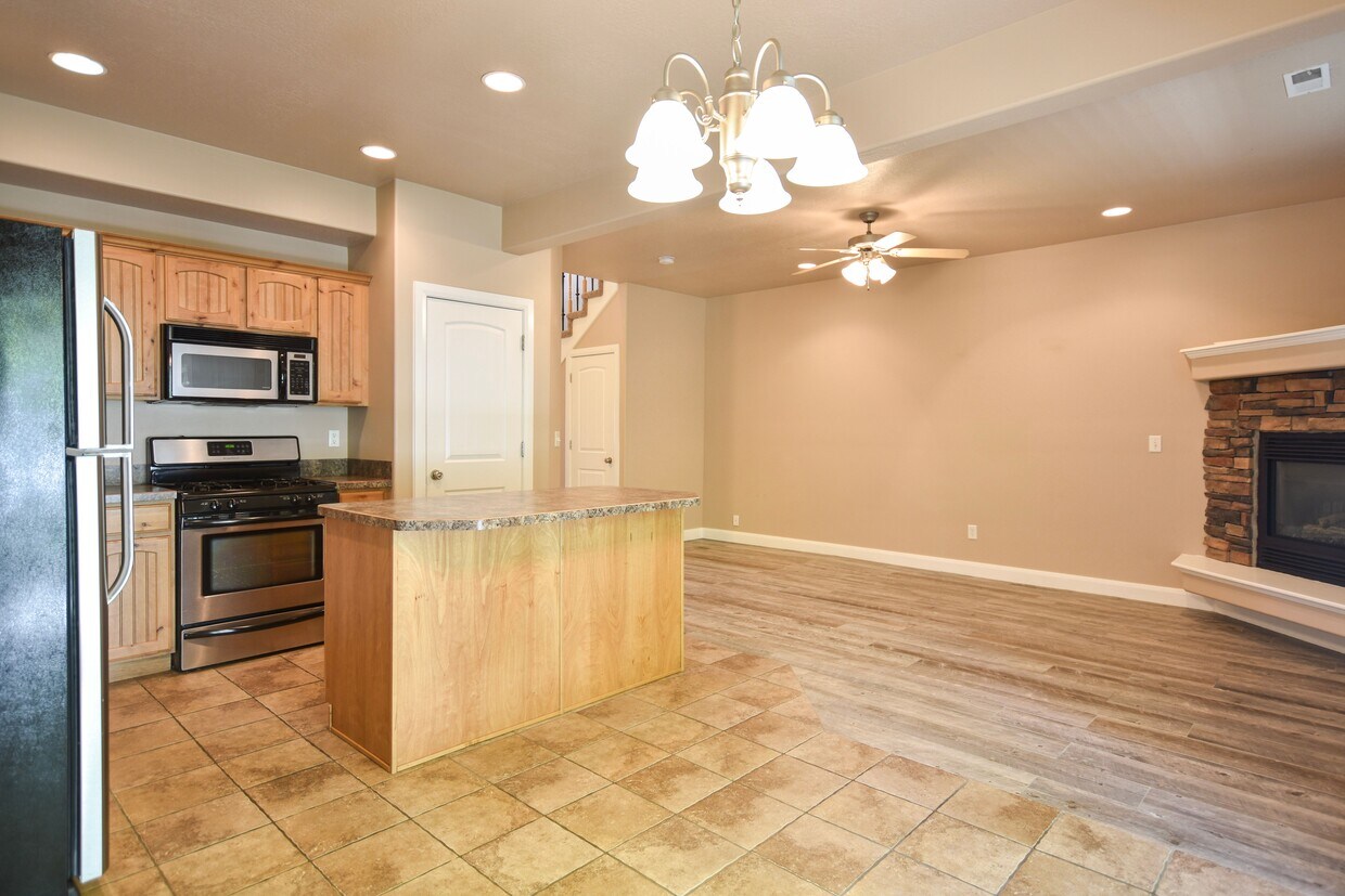 252 E 2275 N, North Ogden, UT 84414 Townhome Rentals in North Ogden