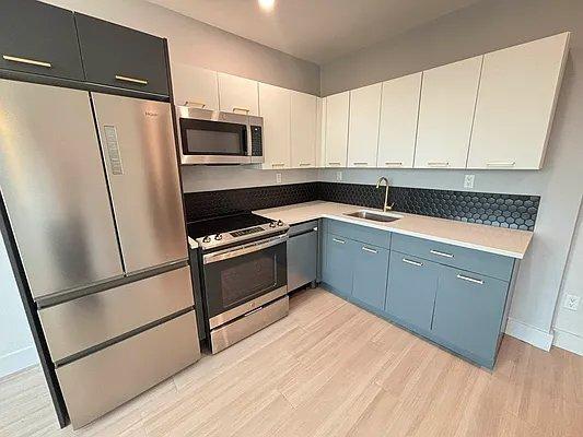 Foto principal - 2 bedroom in Bronx NY 10455