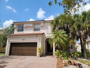 Building Photo - 15625 SW 52nd Ct