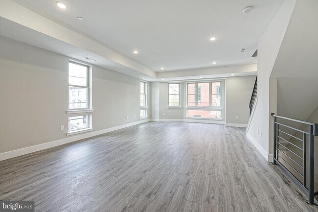 Foto del edificio - 300 W Jefferson St