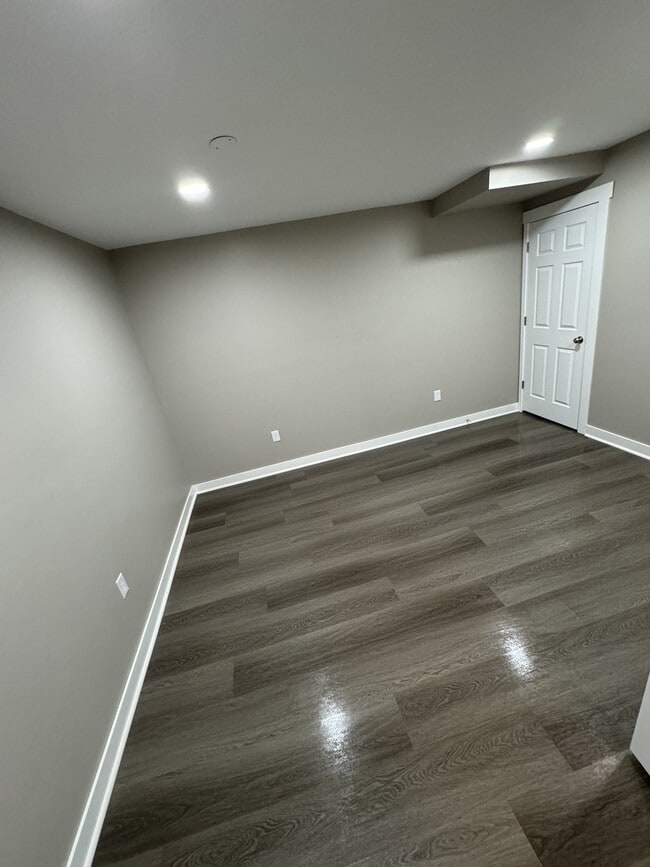 Building Photo - 205 Shady Oak Ln