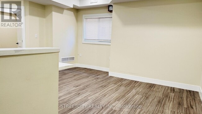 Building Photo - 346 Ashland Ave